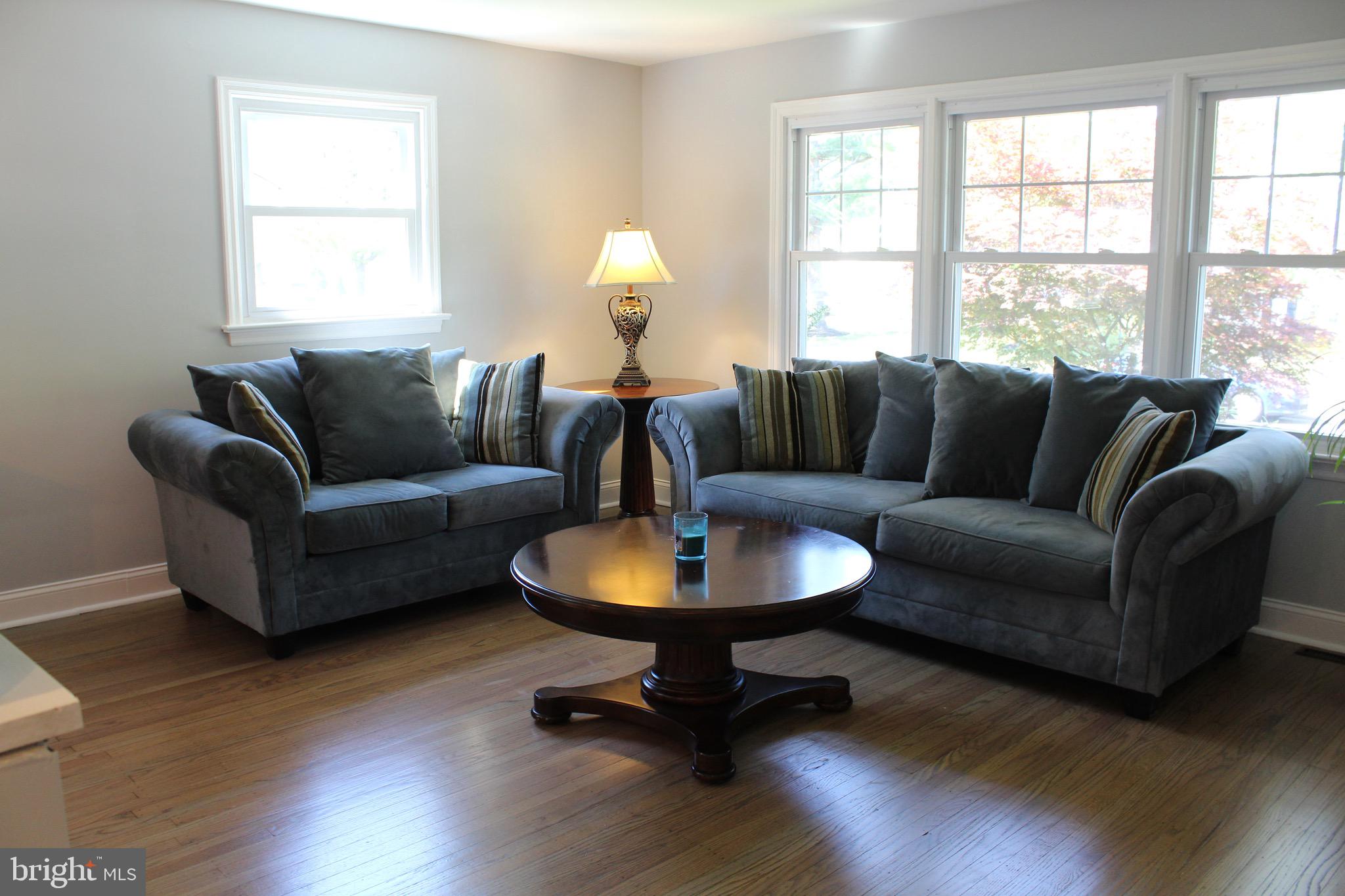 1208 Oakwood Road Haddonfield, NJ 08033 - Photo 3 of 25 Living Room