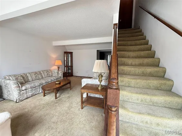 $150,000 | 11863 Charlemagne Drive, Maryland Heights, MO 63043