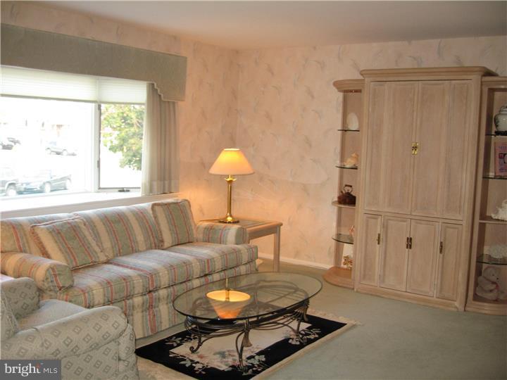 12509 Ramer Road Philadelphia, PA 19154 - Photo 4 of 25