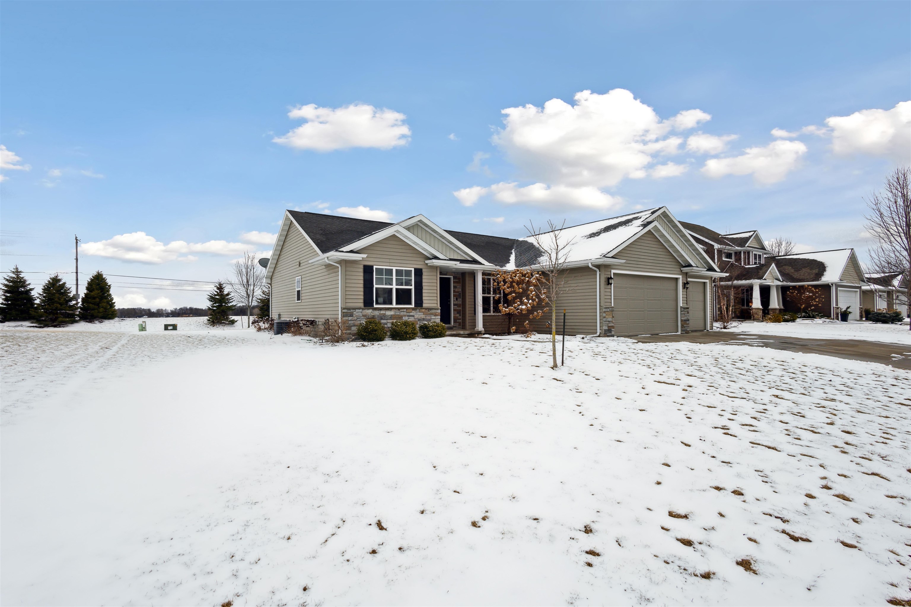 W5977 Daffodil Drive Appleton, WI 54915 - Photo 2 of 34