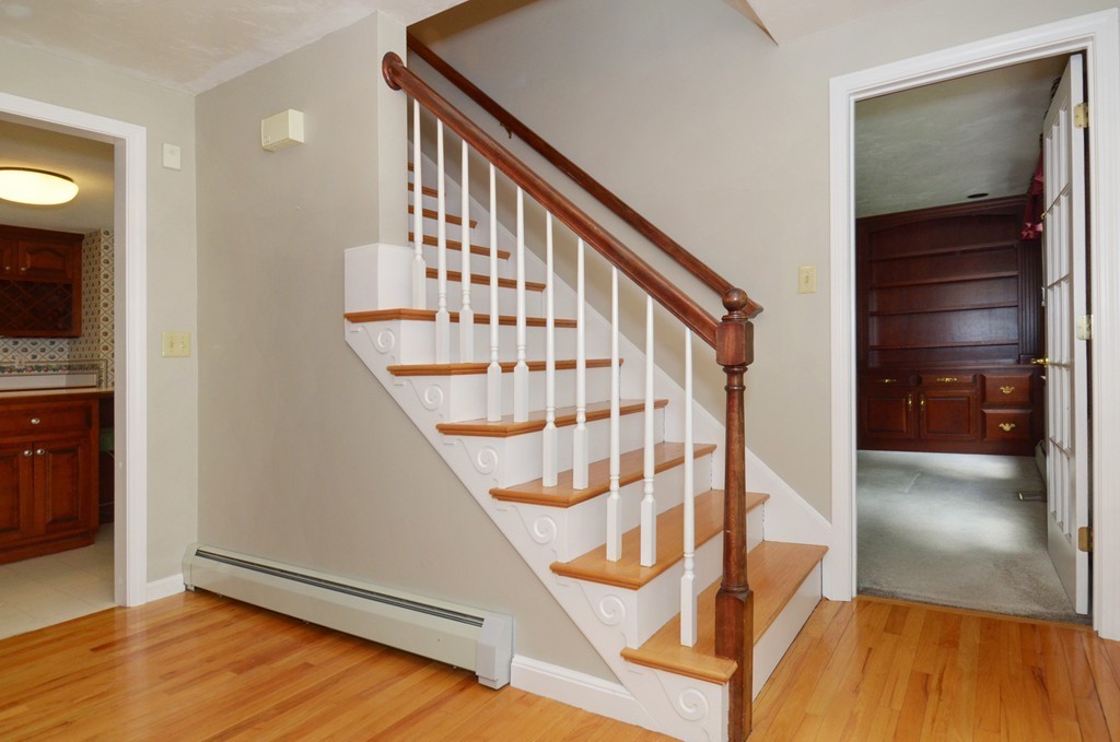 52 Huckleberry Road Hopkinton, MA 01748 - Photo 3 of 30 Gallery Image 3