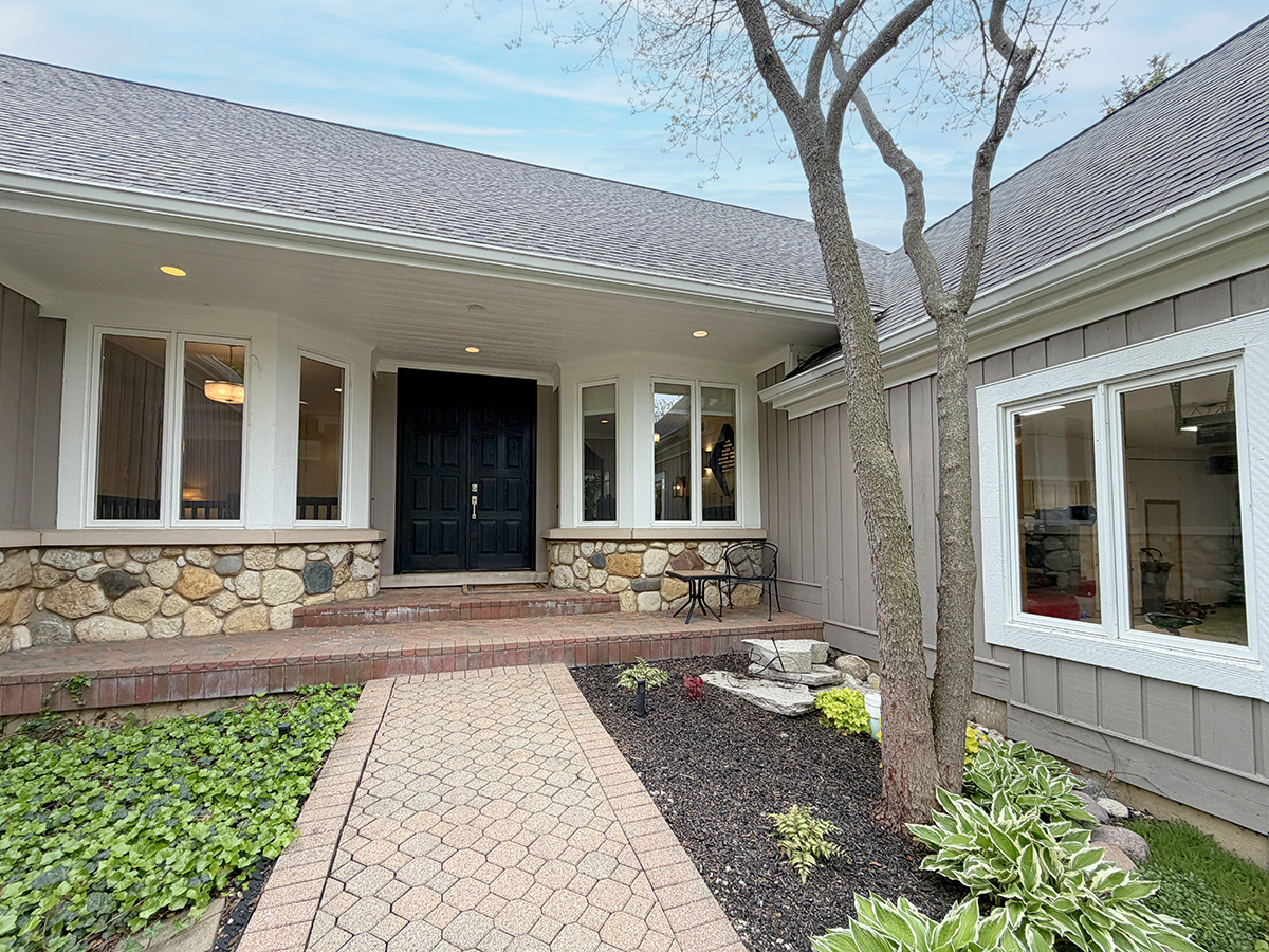 211 Ridge Lane Lake In The Hills, IL 60156 - Photo 5 of 63