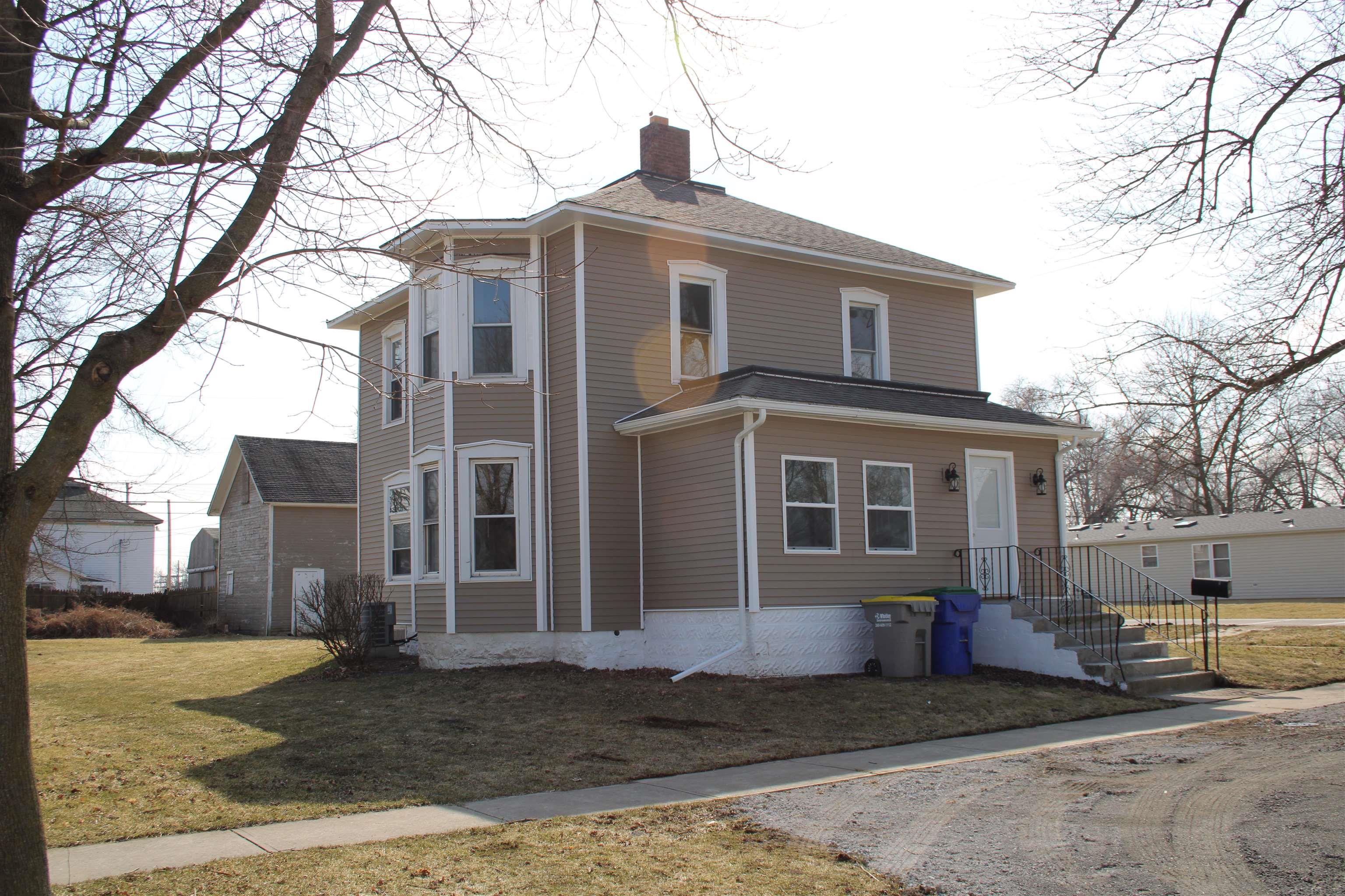 352 West Oak Street Butler, IN 46721 - Photo 1 of 23