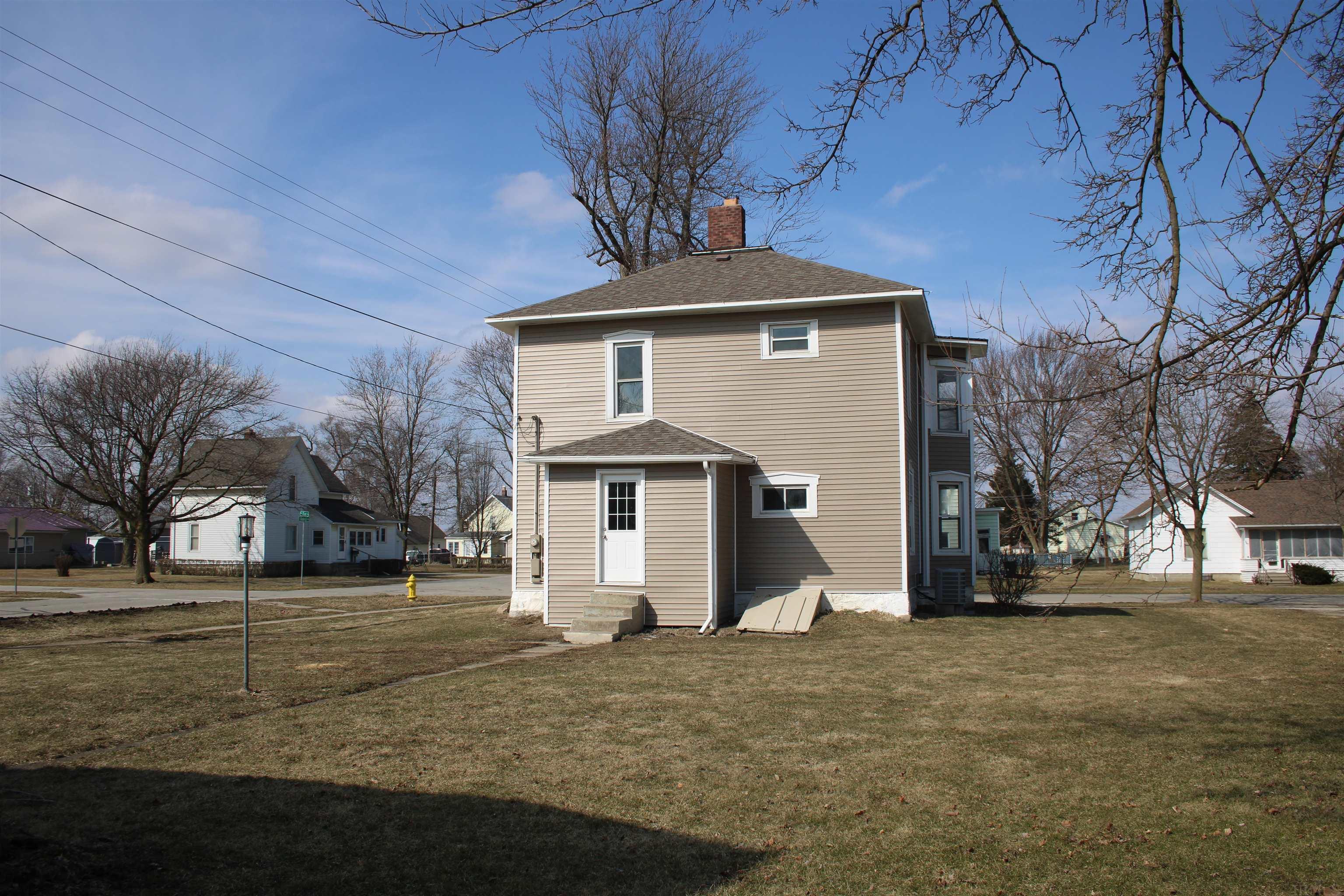 352 West Oak Street Butler, IN 46721 - Photo 2 of 23