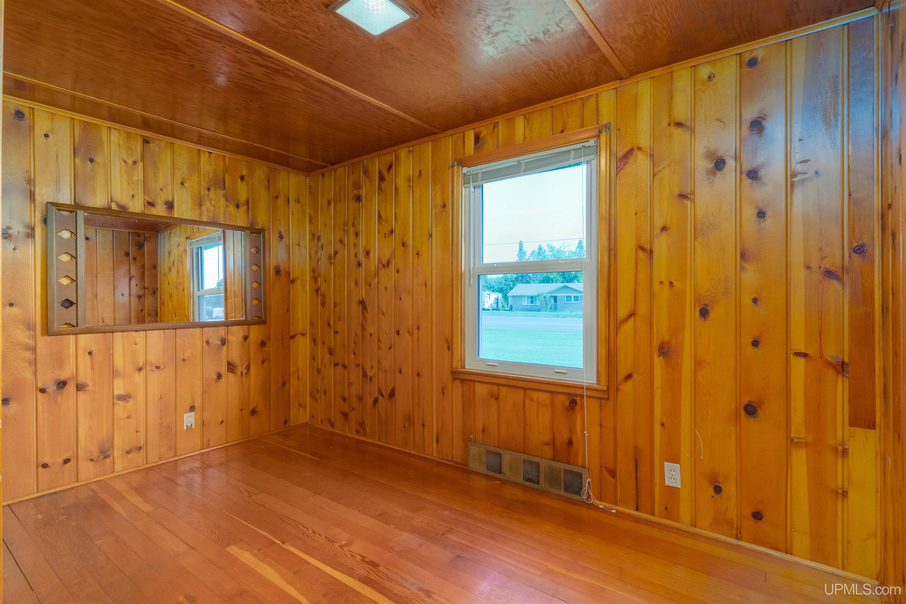 4105 Highway 2 Iron River, MI 49935 - Photo 12 of 36