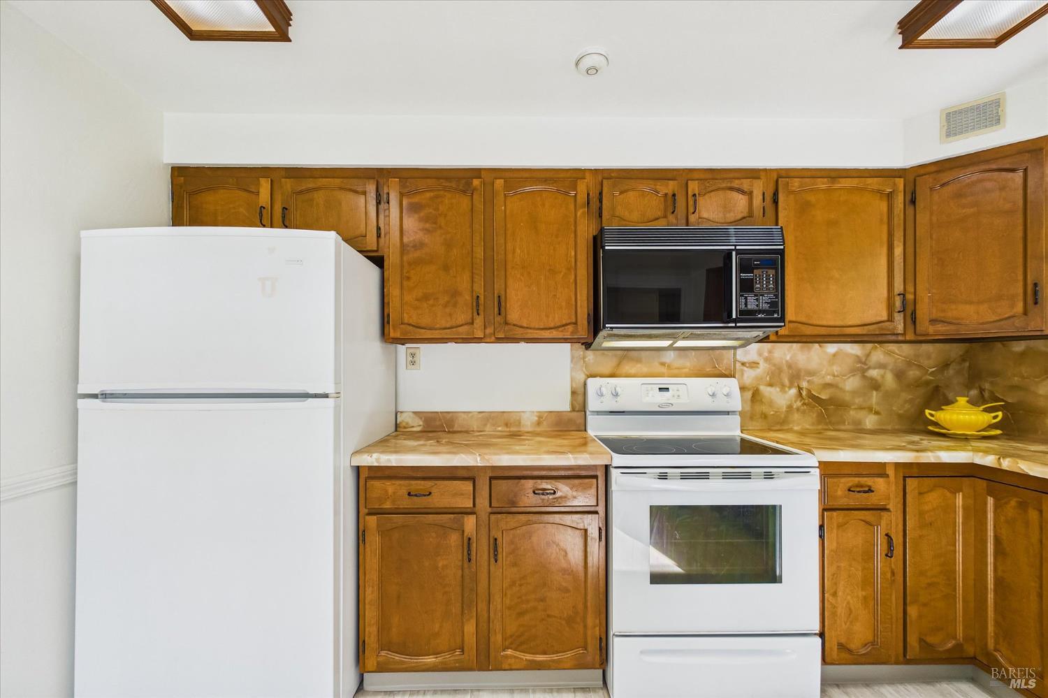 2005 I Street Eureka, CA 95501 - Photo 15 of 44