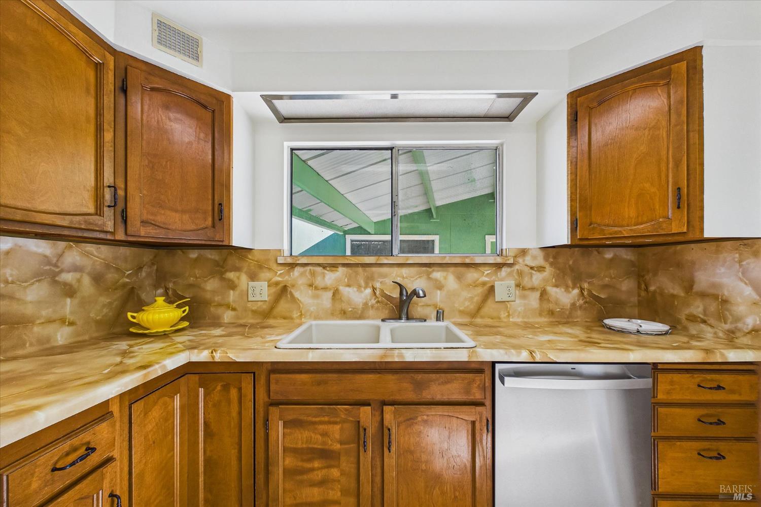 2005 I Street Eureka, CA 95501 - Photo 17 of 44