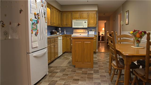 255 Biggs Road Cottontown, TN 37048 - Photo 7 of 18 There is plenty of room for any chef. Don't forget the 6'x6' pantry. You may choose to dine in the kitchen or there is another option.