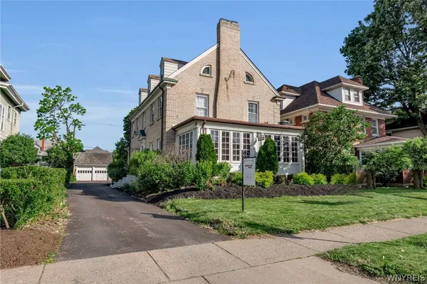 $499,000 | 2740 Main Street, Buffalo, NY 14214