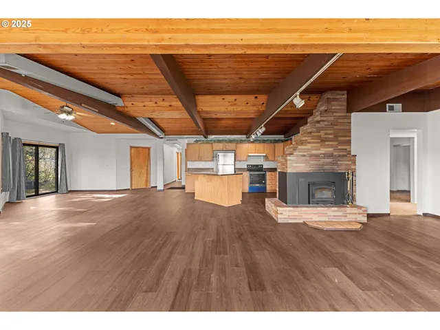 $965,000 | 53874 Fishtrap Road, Myrtle Point, OR 97458