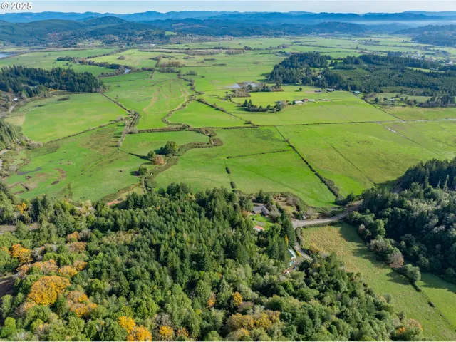 $965,000 | 53874 Fishtrap Road, Myrtle Point, OR 97458
