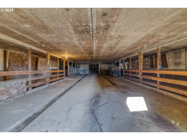 $965,000 | 53874 Fishtrap Road, Myrtle Point, OR 97458