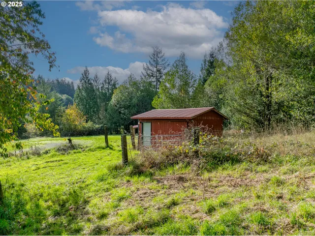 $965,000 | 53874 Fishtrap Road, Myrtle Point, OR 97458