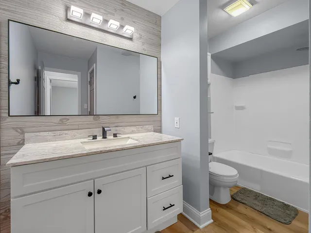 $1,750 | 2049 Porte Deleau Court, Unit 101, Highland, IN 46322