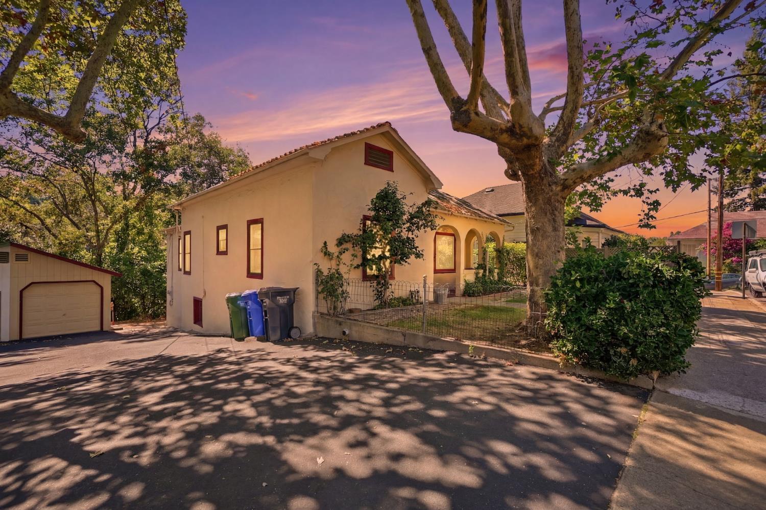 340 South Shepherd Street Sonora, CA 95370 - Photo 2 of 34