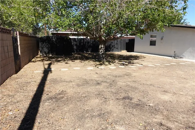 $2,600 | 38467 36th Street East, Palmdale, CA 93550