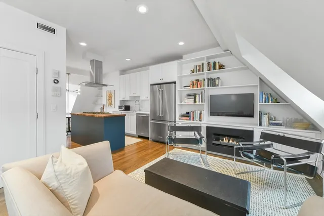 $3,500 | 11 C Waltham Street, Unit 4, Boston, MA 02118