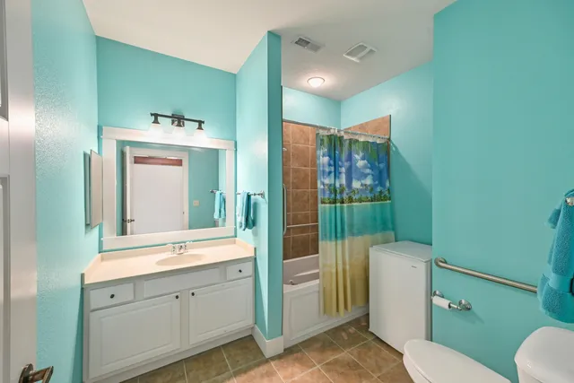 $295,000 | 15295 West Library Lane, Unit 110, New Berlin, WI 53151