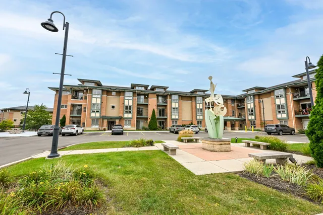 $295,000 | 15295 West Library Lane, Unit 110, New Berlin, WI 53151