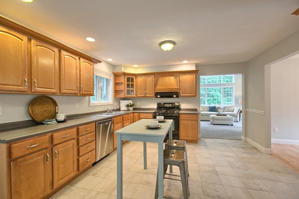 88 Jacques Road Tyngsborough, MA 01879 - Photo 12 of 30 Gallery Image 12