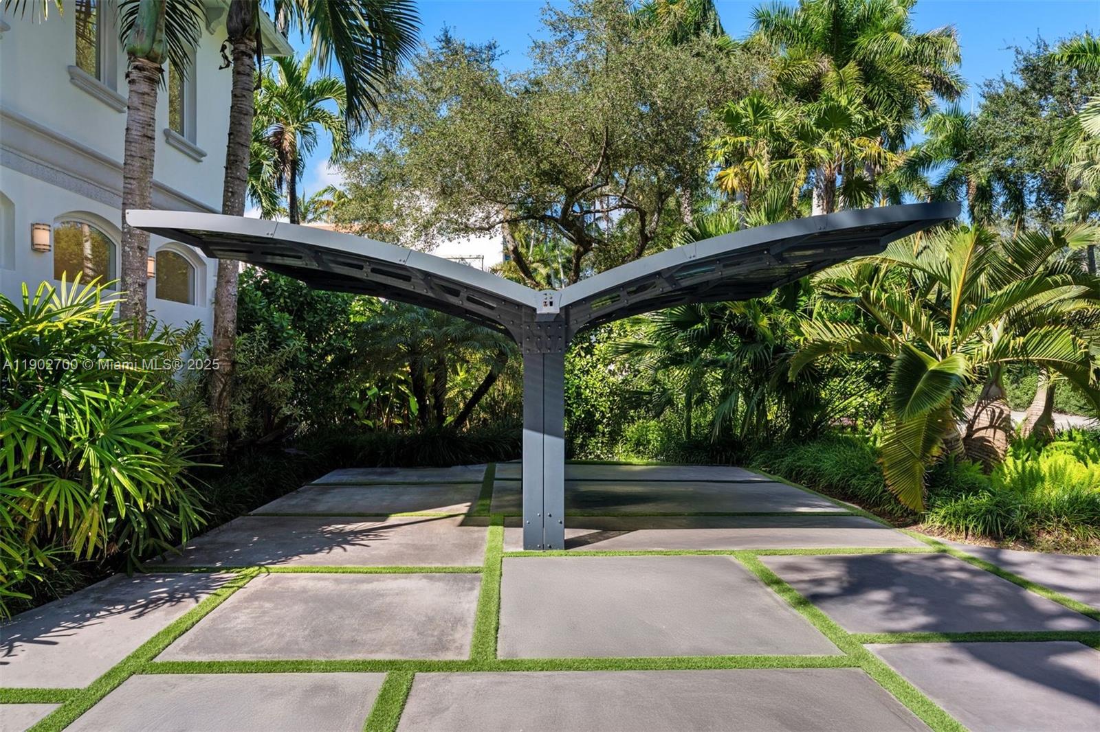 5770 Southwest 100th Street Pinecrest, FL 33156 - Photo 5 of 57 a view of outdoor space with deck