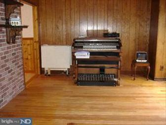 263 Jackson Road Mantua, NJ 08051 - Photo 3 of 6 Living Room