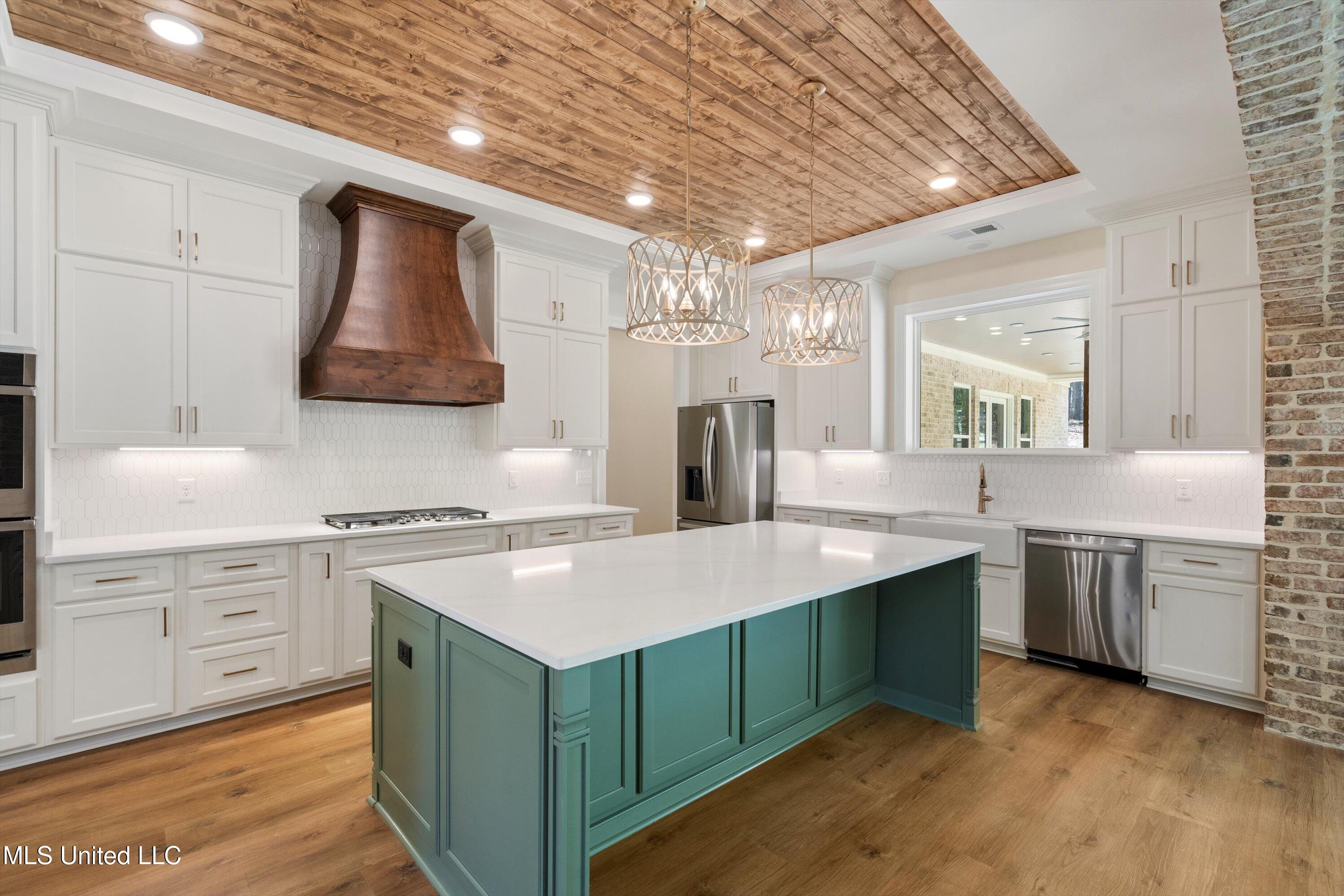 1571 Kimber Cove Hernando, MS 38632 - Photo 17 of 38 Kitchen b