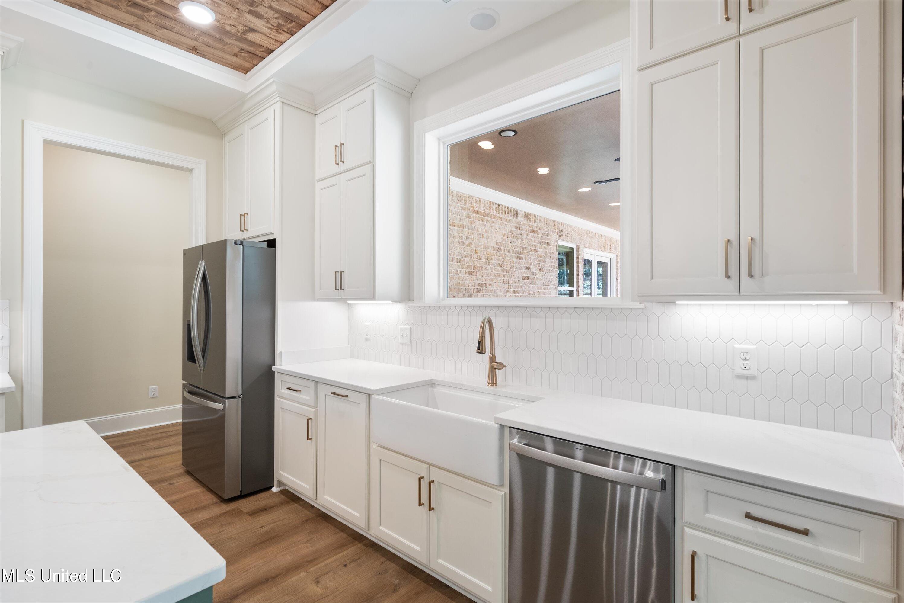 1571 Kimber Cove Hernando, MS 38632 - Photo 19 of 38 Stainless Appliances