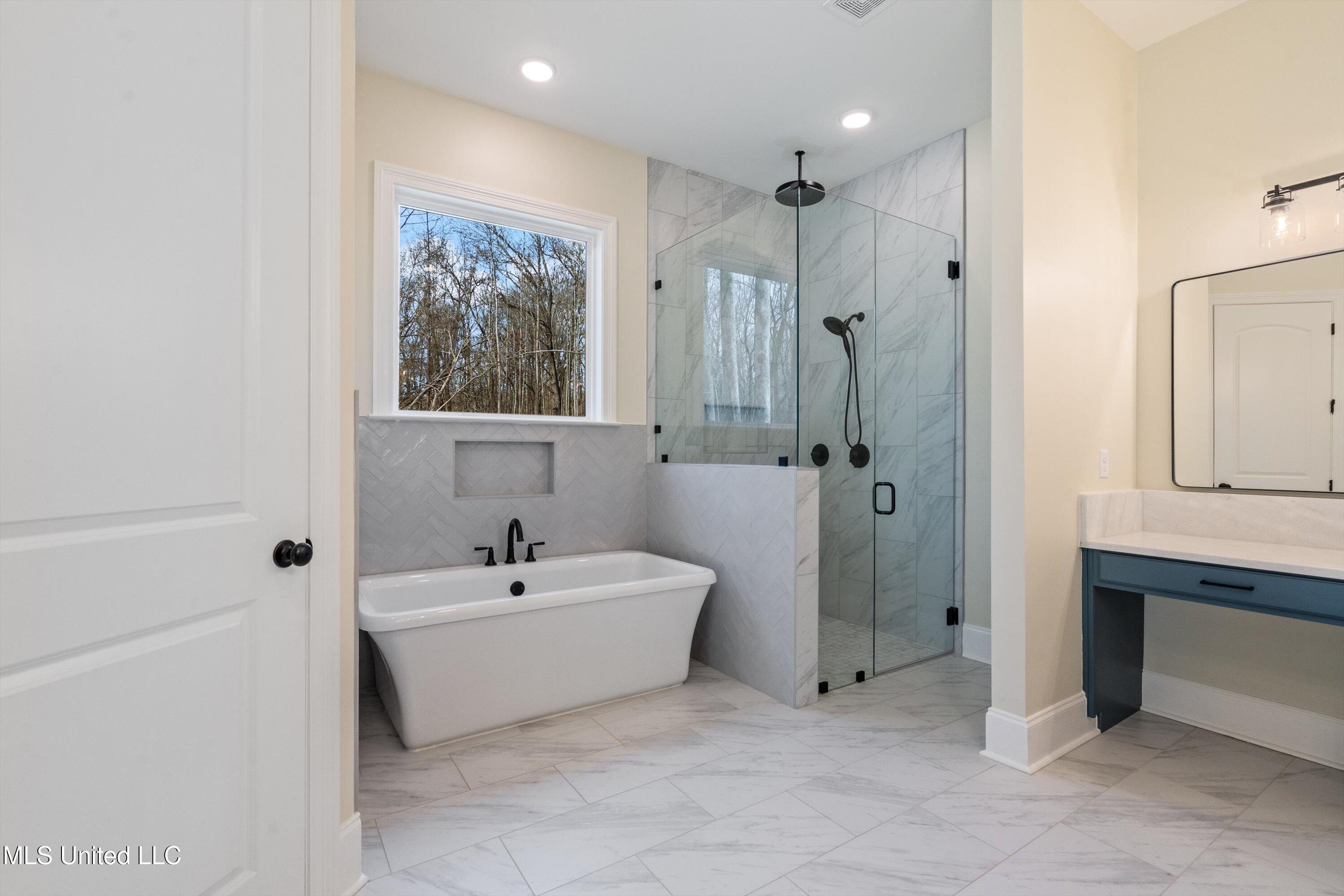 1571 Kimber Cove Hernando, MS 38632 - Photo 24 of 38 Primary Bathroom a