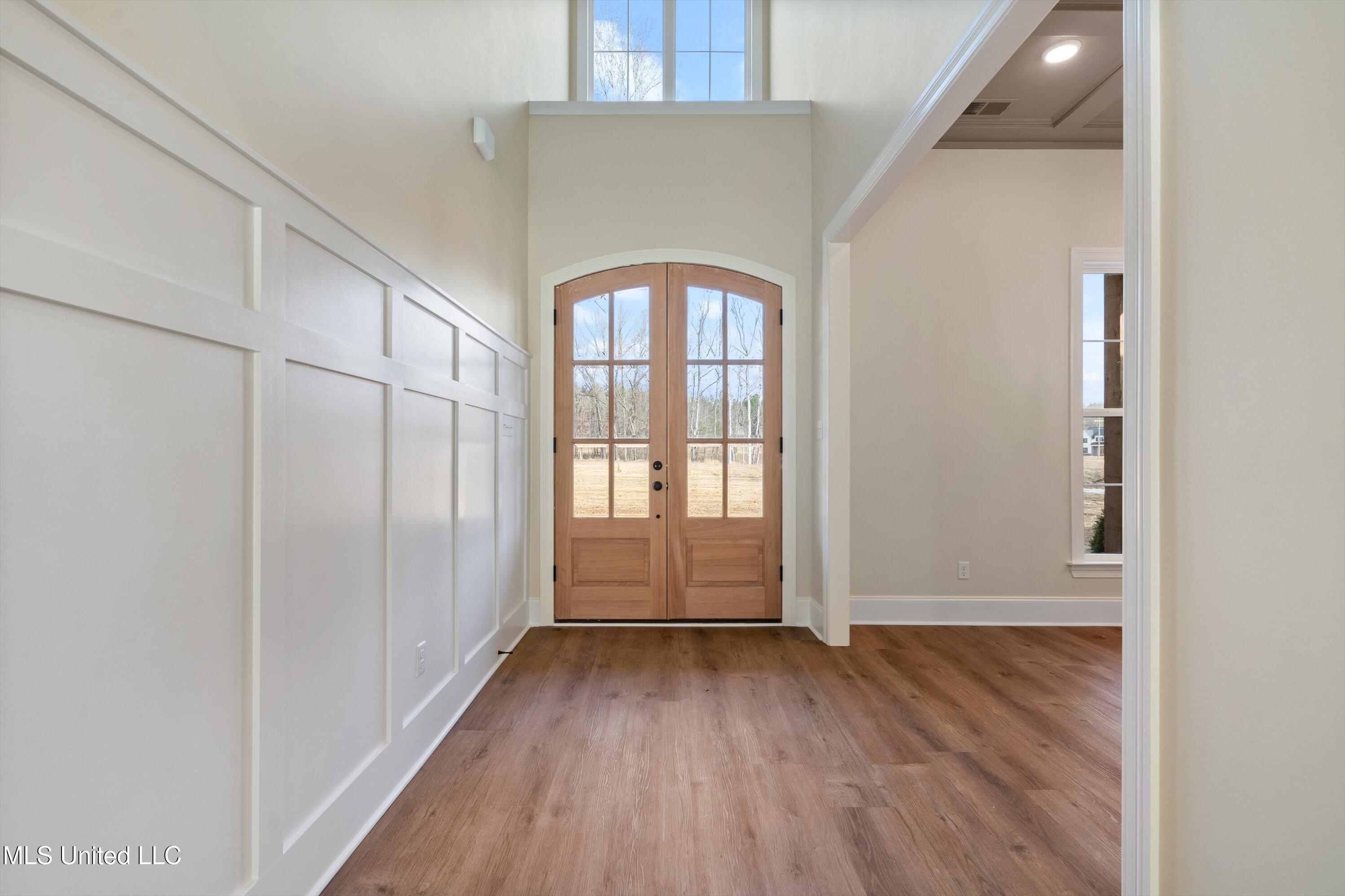 1571 Kimber Cove Hernando, MS 38632 - Photo 6 of 38 Foyer