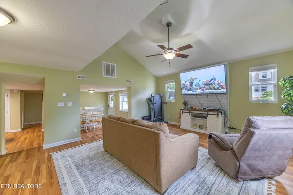 $274,000 | 307 Glendale Avenue, Clinton, TN 37716