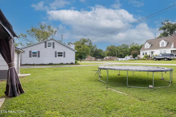 $274,000 | 307 Glendale Avenue, Clinton, TN 37716