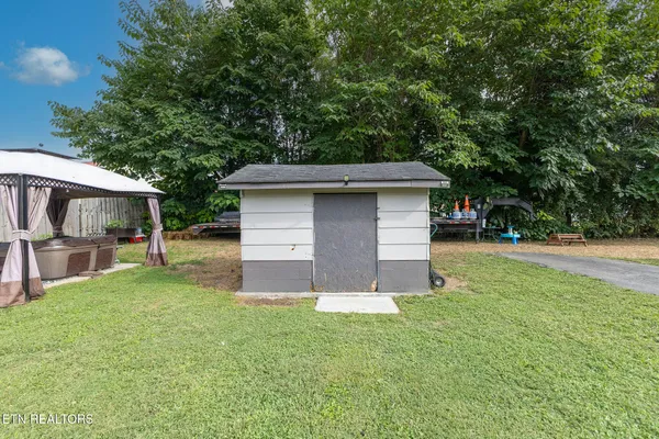 $274,000 | 307 Glendale Avenue, Clinton, TN 37716