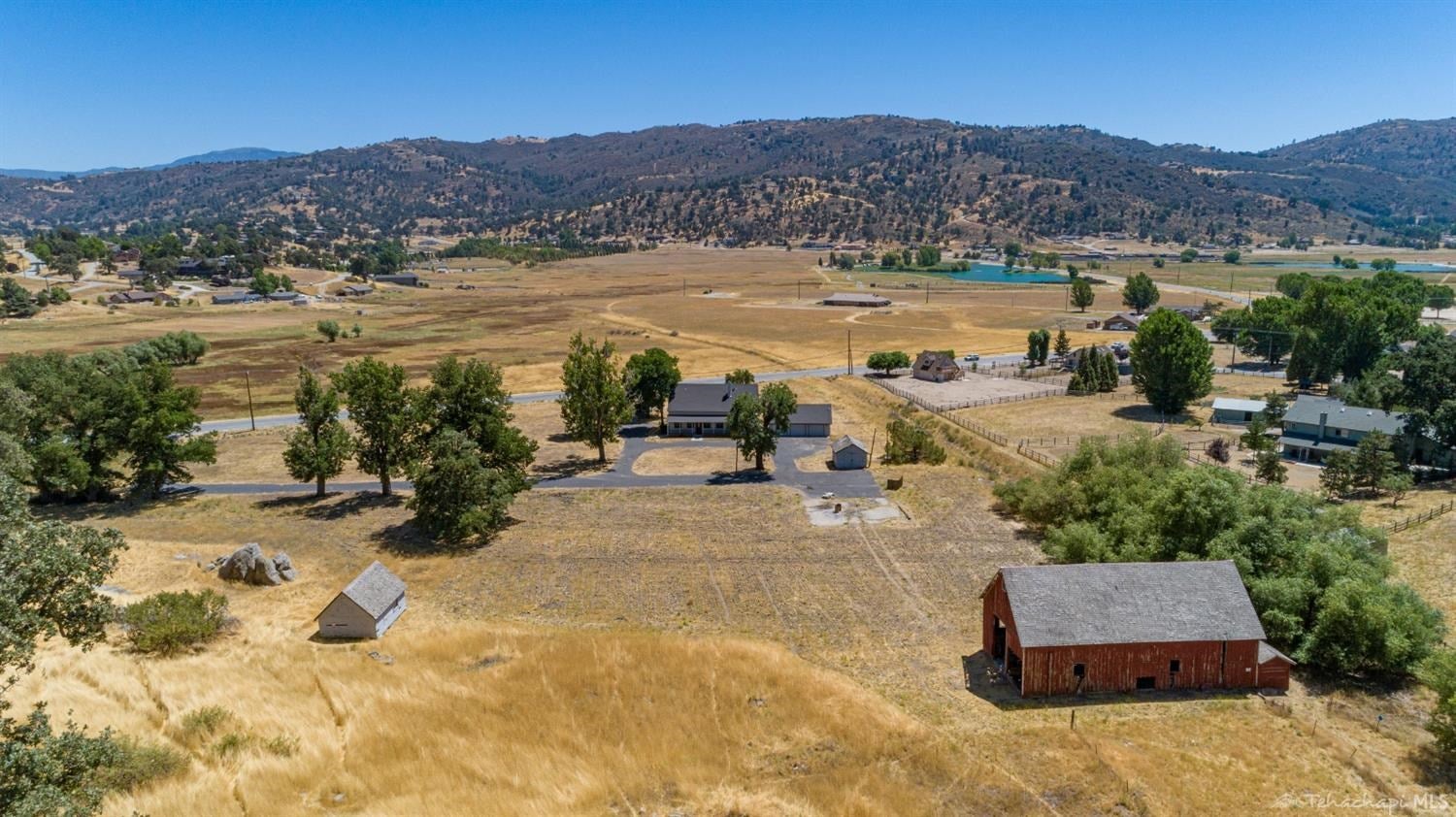28701 Bear Valley Road Tehachapi, CA 93561 - Photo 15 of 57 Gallery Image 15