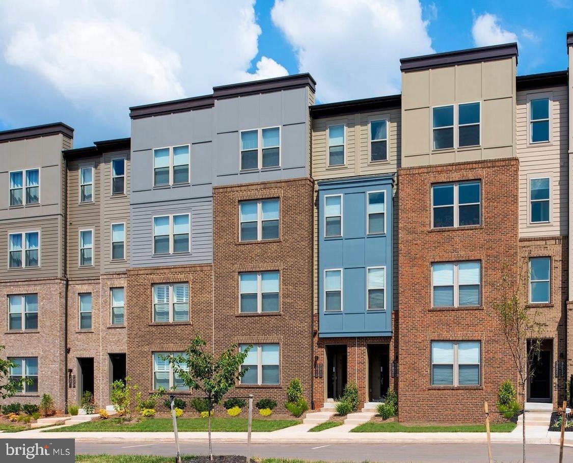 9825 Ames Drive Manassas, VA 20110 - Photo 3 of 19