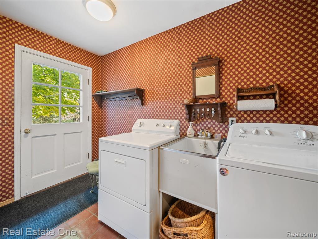 11296 Buno Road Brighton, MI 48114 - Photo 15 of 36