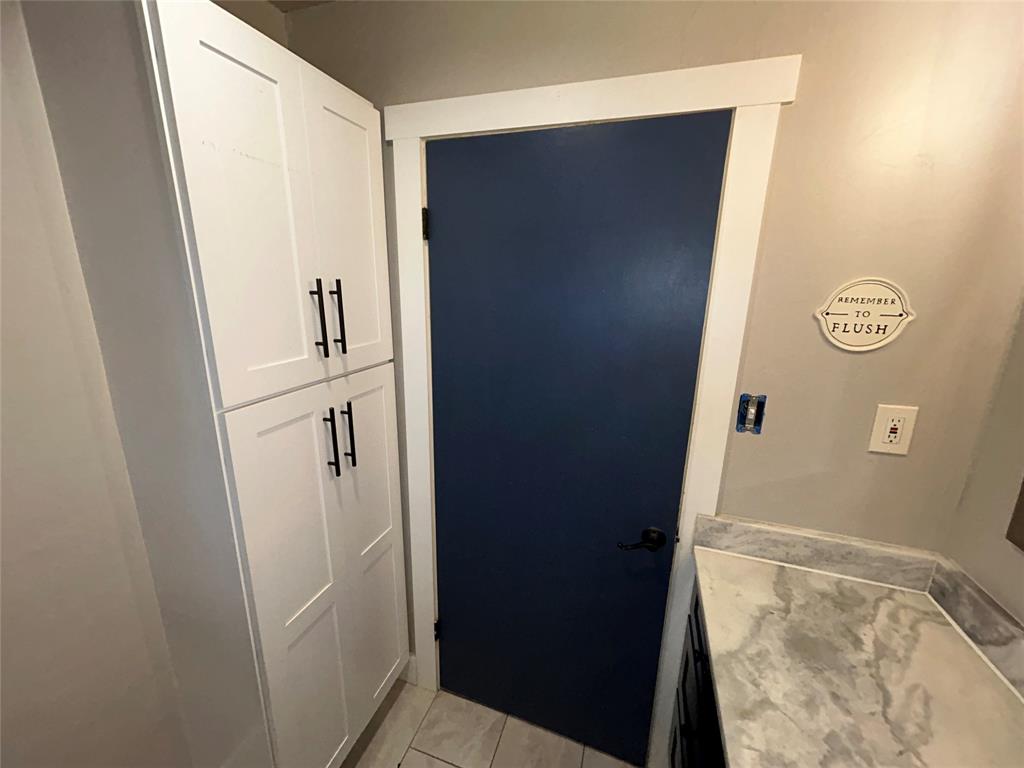 908 Fairview Street Graham, TX 76450 - Photo 25 of 30 Hall Bathroom
