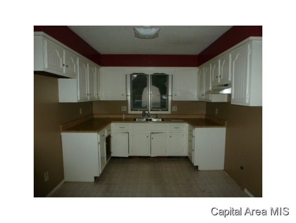 3216 Mars Avenue Springfield, IL 62707 - Photo 4 of 9