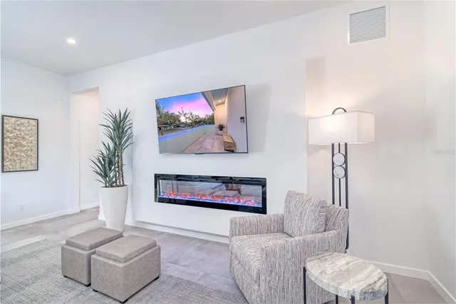 $2,590,000 | 2585 Clematis Street, Sarasota, FL 34239