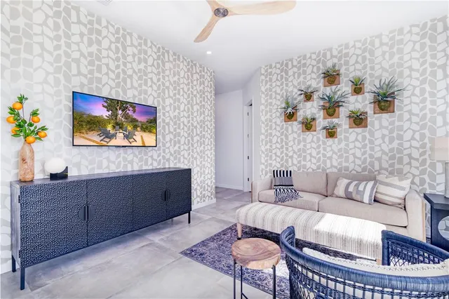 $2,590,000 | 2585 Clematis Street, Sarasota, FL 34239