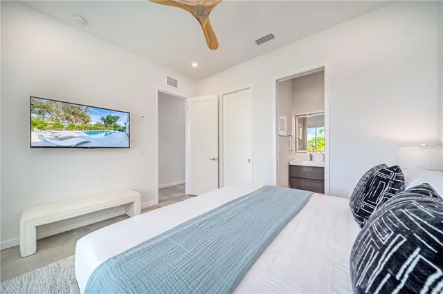 $2,590,000 | 2585 Clematis Street, Sarasota, FL 34239