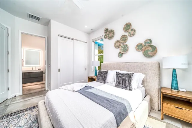 $2,590,000 | 2585 Clematis Street, Sarasota, FL 34239