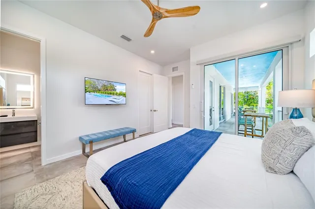 $2,590,000 | 2585 Clematis Street, Sarasota, FL 34239