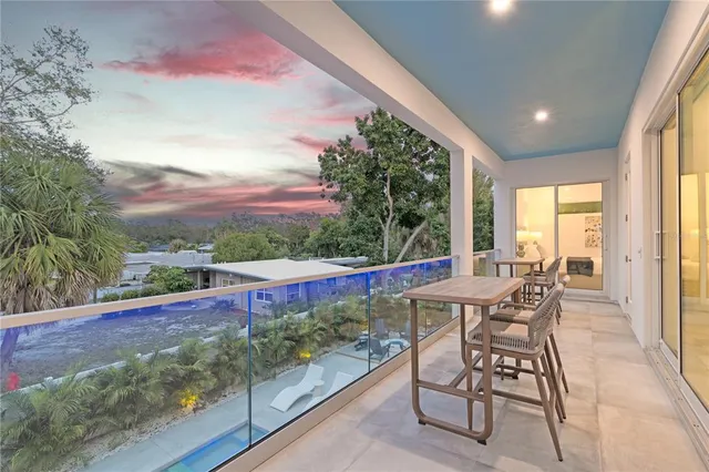 $2,590,000 | 2585 Clematis Street, Sarasota, FL 34239