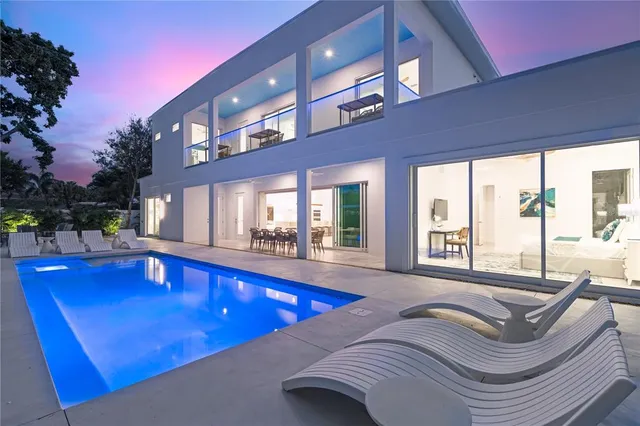 $2,590,000 | 2585 Clematis Street, Sarasota, FL 34239