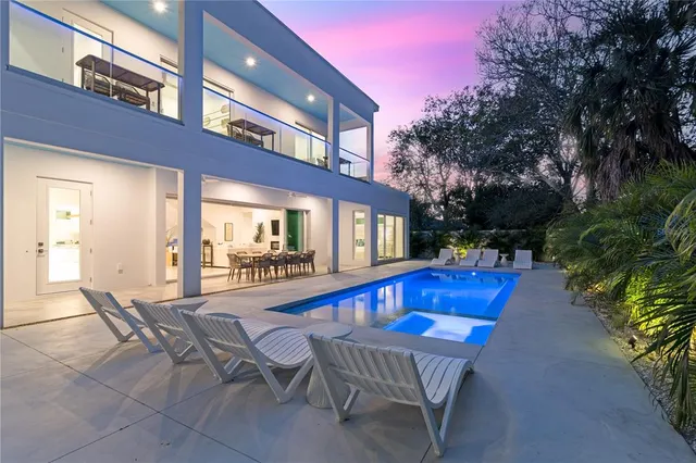 $2,590,000 | 2585 Clematis Street, Sarasota, FL 34239