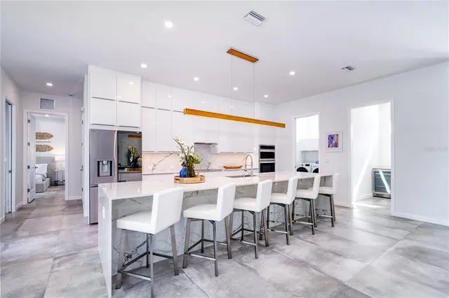 $2,590,000 | 2585 Clematis Street, Sarasota, FL 34239