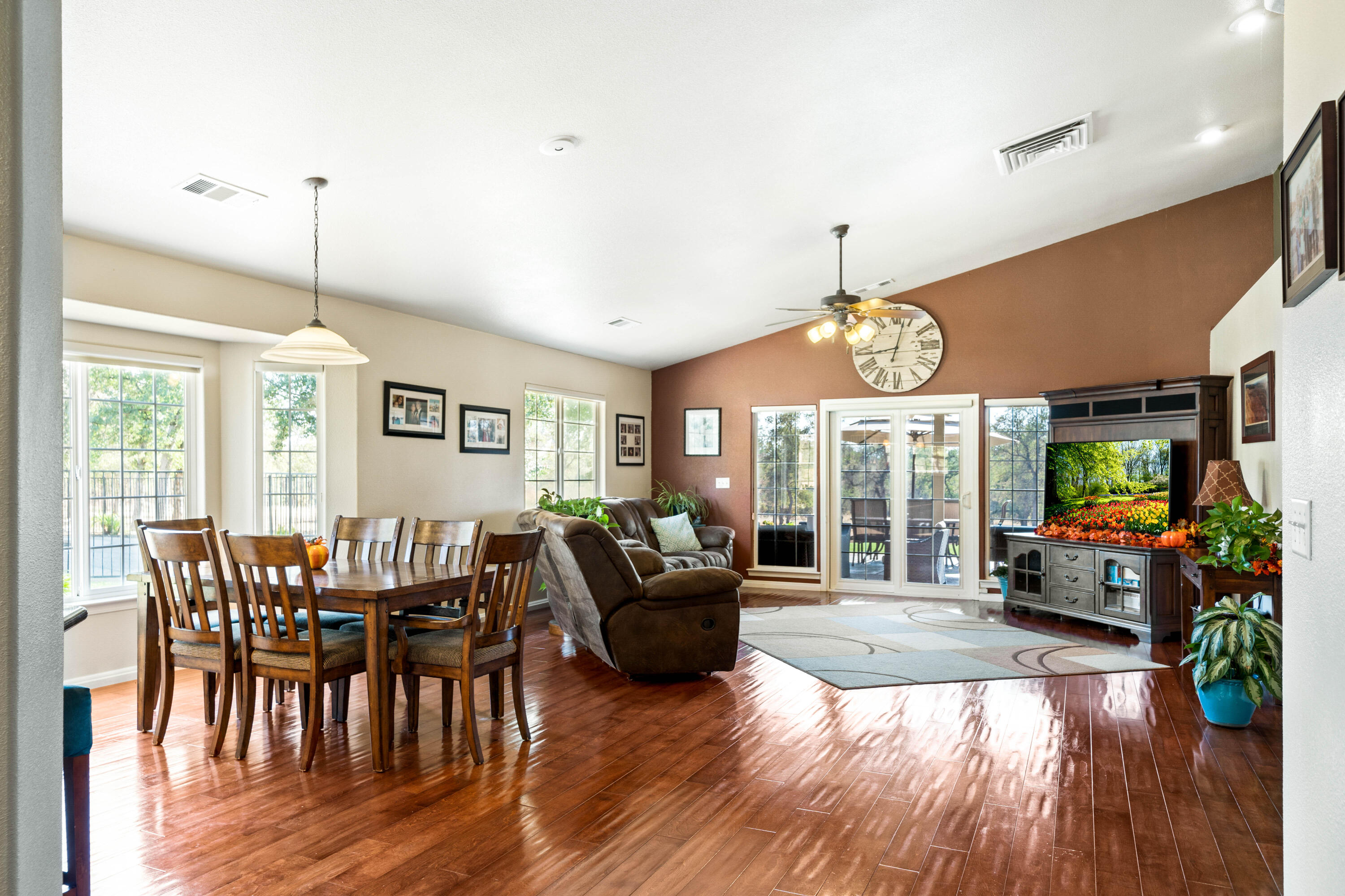 8225 Whispering Oaks Road Redding, CA 96002 - Photo 8 of 50 HARRISONM-37