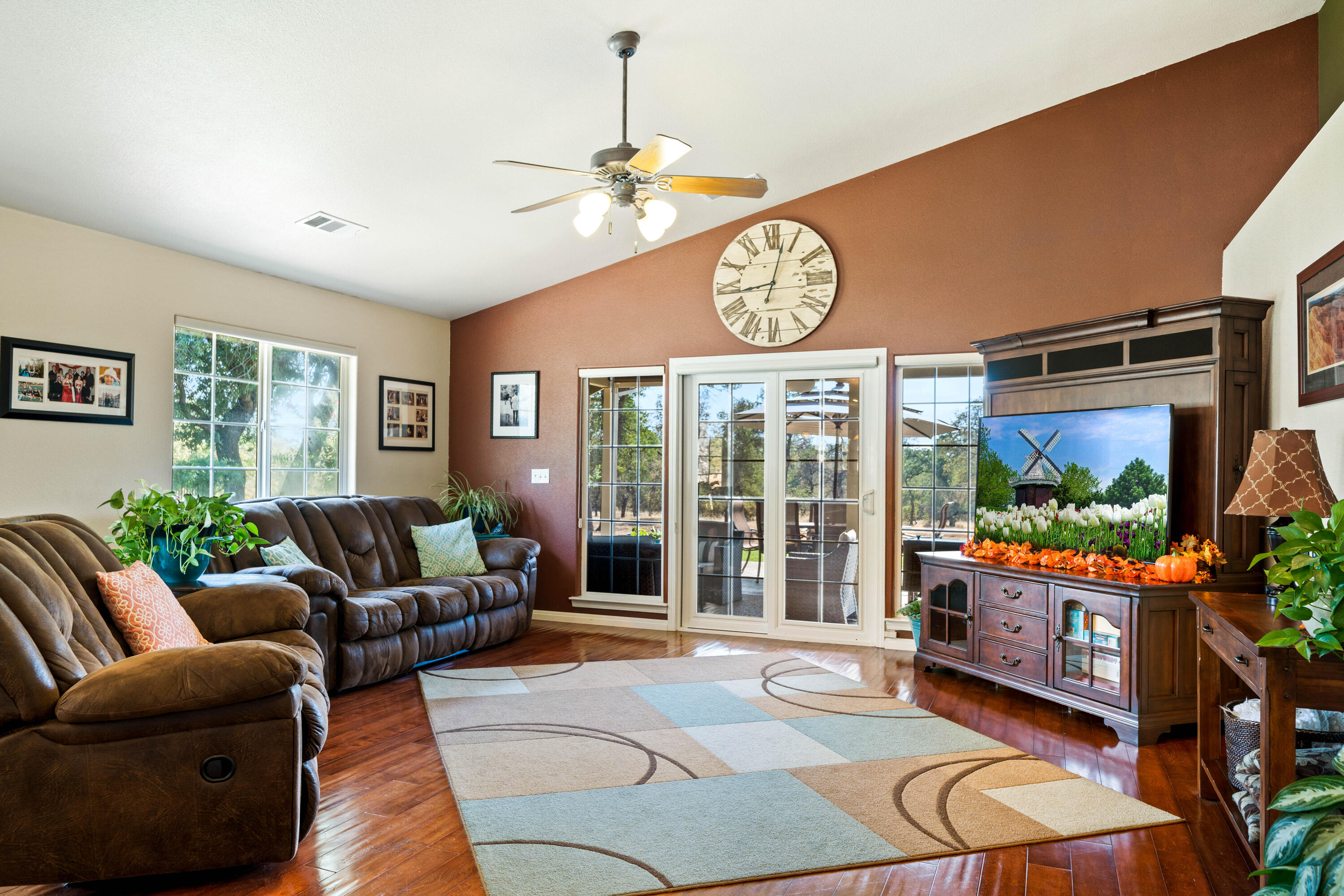 8225 Whispering Oaks Road Redding, CA 96002 - Photo 9 of 50 HARRISONM-45
