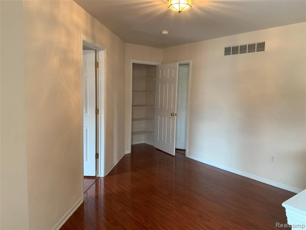 41666 Mitchell Road Novi, MI 48377 - Photo 17 of 28